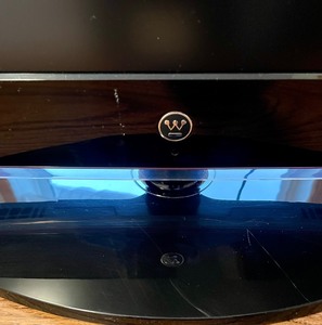 lot 18 image: Westinghouse 26 Inch TV