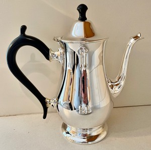 lot 22 image: Sensational Silver Plated Coffee Service