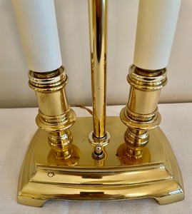 lot 28 image: Delightful Double Lamp