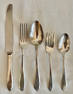 lot 32 image: W.M. Rogers Silver Plated Flatware Set