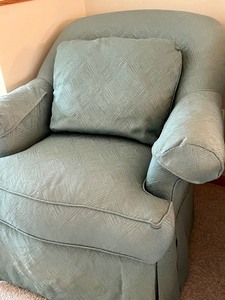 lot 75 image: Lovely Ethan Allen Upholstered Chair