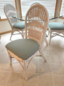 lot 86 image: Lovely Dinette Set