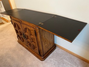 lot 77 image: Vintage Expandable Console Table or Buffet Server