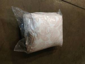 lot 2 image: Pink Sand King Bed Covers (in good condition) review pictures