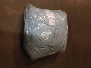 lot 7 image: The Company Store Cloud Blue 84in x 90in Comforter in (good condition) review all pictures