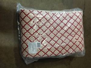 lot 25 image: The Company Store Thornwood Multicolored Geometric Cotton Blend Embroidered FullQueen Quilt (good condition) review all pictures