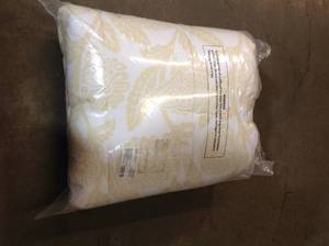 lot 36 image: The Company Store Legends Hotel Stencil Damask Pale Yellow Floral Queen Sateen Comforter (good condition) review all pictures