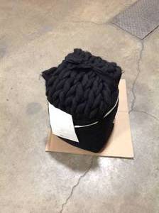 lot 59 image: 50x70 Oversized Chunky Hand Knit Decorative Bed Throw - Casaluna new (review pictures)