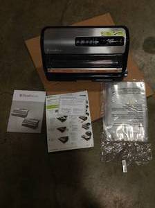 lot 60 image: FoodSaver 2-in-1 BlackStainless Steel Vacuum Sealer System with Starter Kit untested review pictures