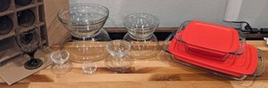 lot 98 image: Pyrex Glass Pans, Nesting Bowls & Libbey Water Goblets
