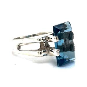 lot 83 image: Oceanic Tranquil Topaz Emerald Cut Estate Square Split Shoulder Ring