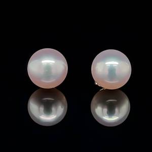 lot 31 image: Shimmering Classic Elegant Round White Akoya Pearl Estate Stud Earrings in 14k Yellow Gold