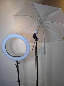 lot 94 image: Umbrella Studio Light and Halo Ring Studio Light with Bag and Diffuser Attachments