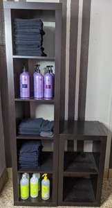 lot 38 image: Dark Wood 5-Tier Narrow Bookcase and Matching 2-Tier BookcaseEnd Table