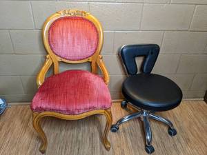 lot 72 image: Adjustable Swivel Beauty Spa Salon Chair and Pink Accent Chair