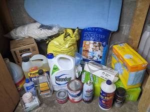 lot 89 image: Various Miscellaneous Cleaning Products and Supplies