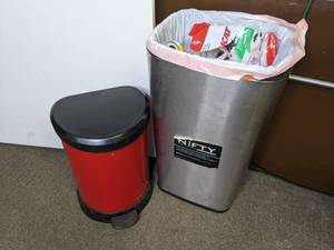 lot 63 image: Multiple Trash Cans Nifty Solutions and Curver