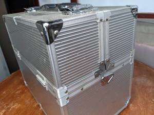 lot 187 image: Professional Metal Beauty Case