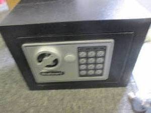 stalwart safe 9x7x7 ...
