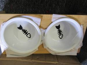3 sets of 2 cat bowls with wood st...