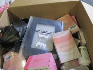 box of ipad pro covers , bath cute ...