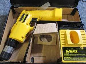 dewalt cordless drill and charger i...