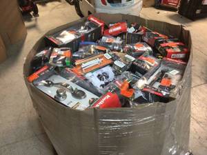 Mix Lot of Locksets (Kwikset) various models review all pictures