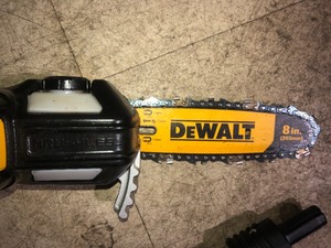 DEWALT 8 in. 20V MAX Cordless Pole Saw (Tool Only)