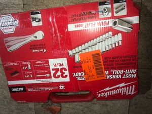 Milwaukee 38 in. Drive Metric Ratchet and Socket Mechanics Tool Set (32-Piece)