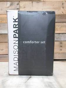 lot 5 image: Madison Park Amherst Faux Silk Comforter Set-Casual Contemporary Design All Season Down Alternative Bedding, Matching Shams, Bedskirt, Decorative Pillows, Queen(90x90), Aqua, 7 Piece, MP10-2979