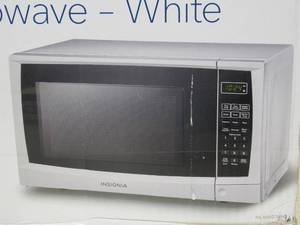 lot 8 image: Insignia - 0.7 Cu. Ft. Compact Microwave - White