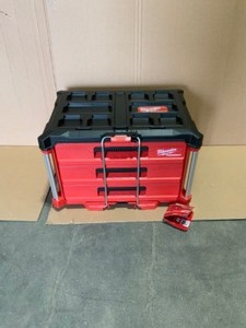 lot 47 image: Milwaukee PACKOUT 22 in. Modular 3-Drawer Tool Box with Metal Reinforced Corners. See Pictures