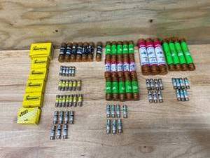 lot 35 image: Large Lot of Various Fuses