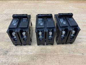 lot 69 image: EATON Lot of 3-  25 Amp Circuit Breakers