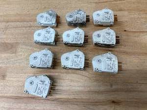 lot 72 image: SUPCO Lot of 10- PSG140100 Refrigerator Defrost Timers (6 Hr 25 Minutes)