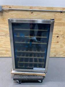 lot 87 image: FRIGIDAIRE 21.5-in 38-Can Capacity Stainless Steel Freestanding Beverage Refrigerator