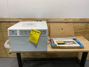 lot 104 image: KOLDFRONT 8000 BTU 115V Window Air Conditioner with 3500 BTU Heater and Remote Control