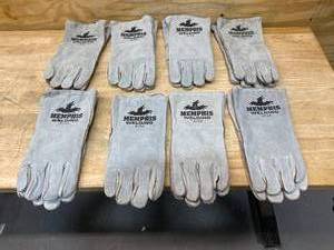 lot 127 image: MEMPHIS Lot of 8 Pairs of Welding Gloves (Size XL)