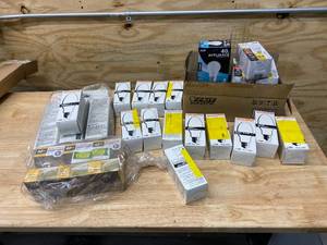 lot 151 image: Lot of Various Light Bulbs