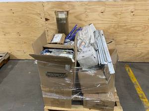lot 158 image: Pallet of Various Customer Returns