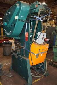 lot 4 image: Havir Press Rite 25 Ton Punch Press