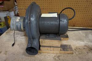 lot 17 image: 3 Phase 34 HP Blower Unit