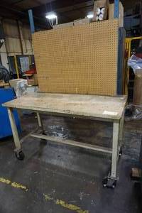 lot 19 image: Rolling Metal Workstation with Peg Board