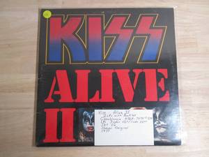 lot 106 image: Kiss - Alive II - 1977 - 2 LPs with Booklet