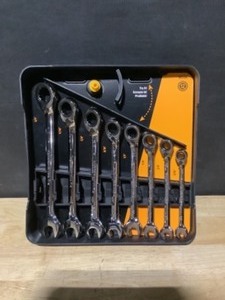 GEARWRENCH SAE Reversible Ratcheting Wrench Set (8 -Piece). See Pictures