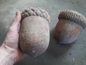 Smith Hawkin Clay Large Acorns Lawn Garden Art - Heavy