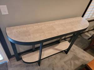 lot 12 image: Hooker Furniture Travertine Tiled Sofa Table