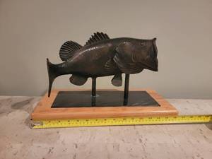 lot 20 image: Trophy Bass Fish Metal Decor Statue