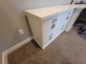 lot 22 image: Pottery Barn White File Chest
