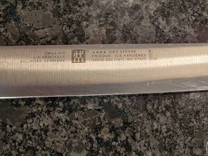 lot 107 image: 10 Henckel Knife plus Steak Knife Sets